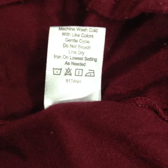 JanetChung Maroon Tee Size Medium - Picture 5 of 5